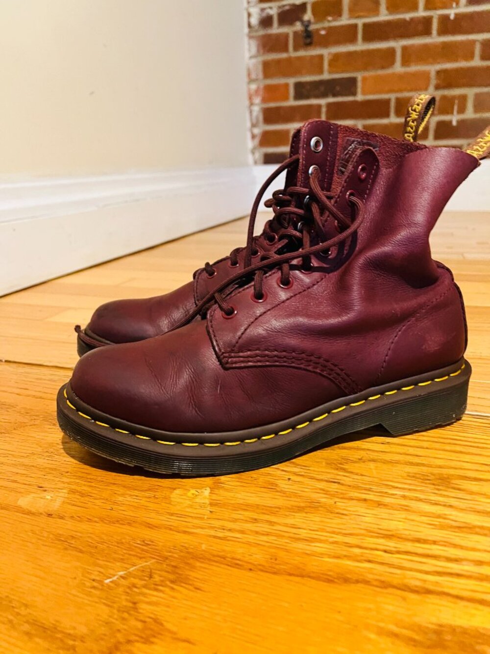 DR.MARTENS Women's 1460 Pascal VIRGINIA CHERRY RED Boots size 8 US - Picture 9 of 16